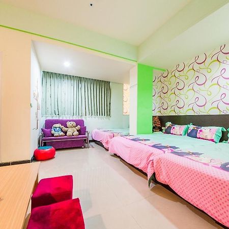 Love Night Market Inn Лодун Экстерьер фото