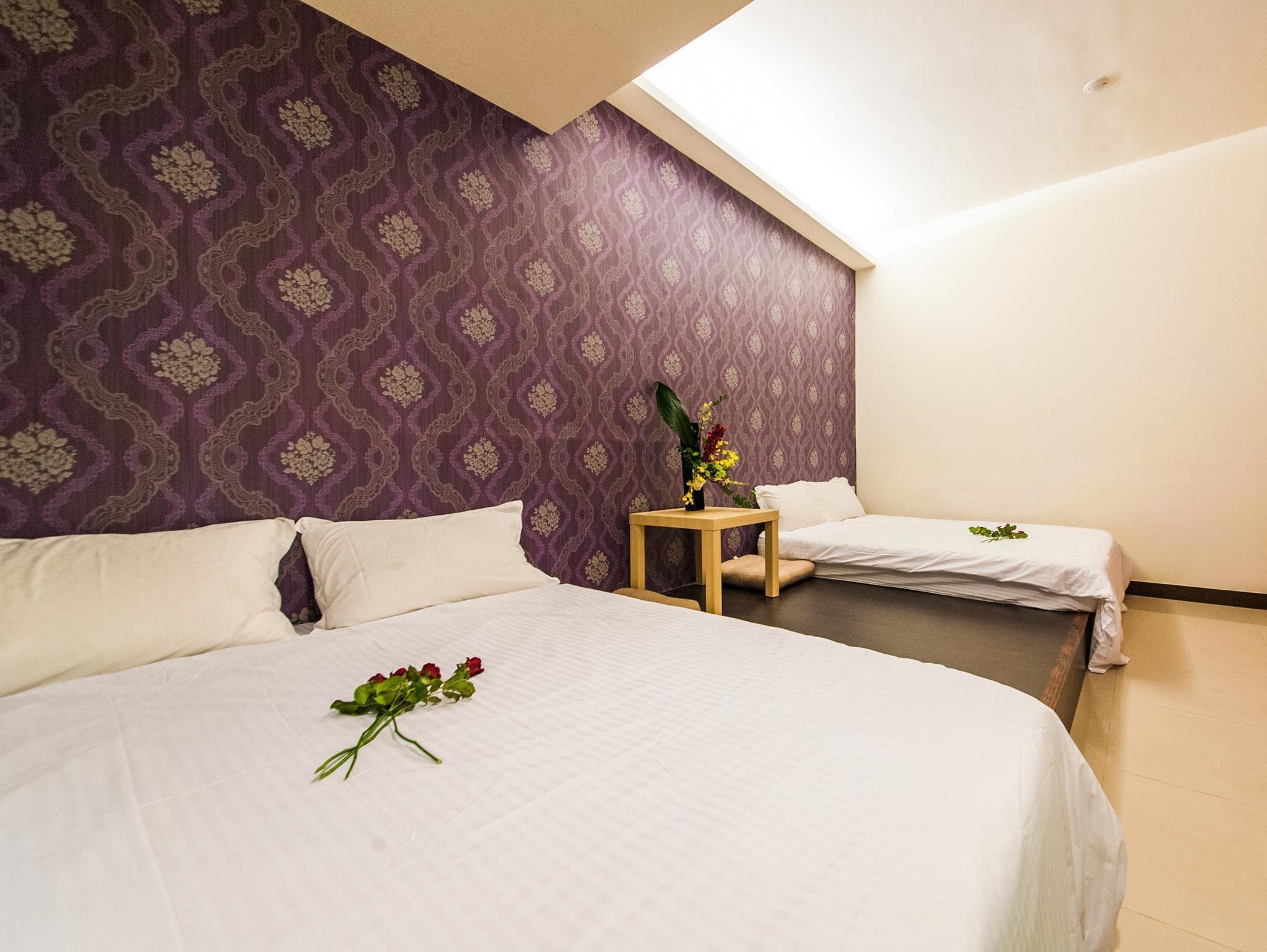 Love Night Market Inn Лодун Экстерьер фото